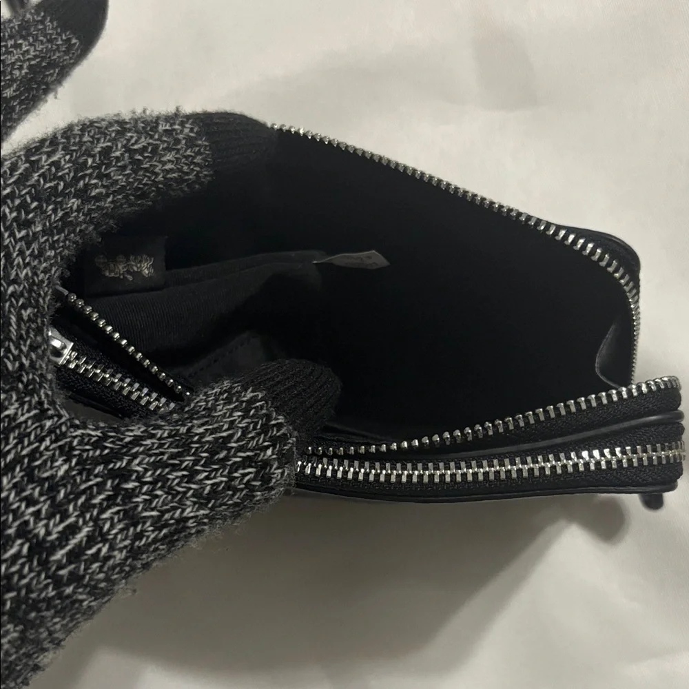 Coach Double Corner Zip Signature Wristlet Black EUC